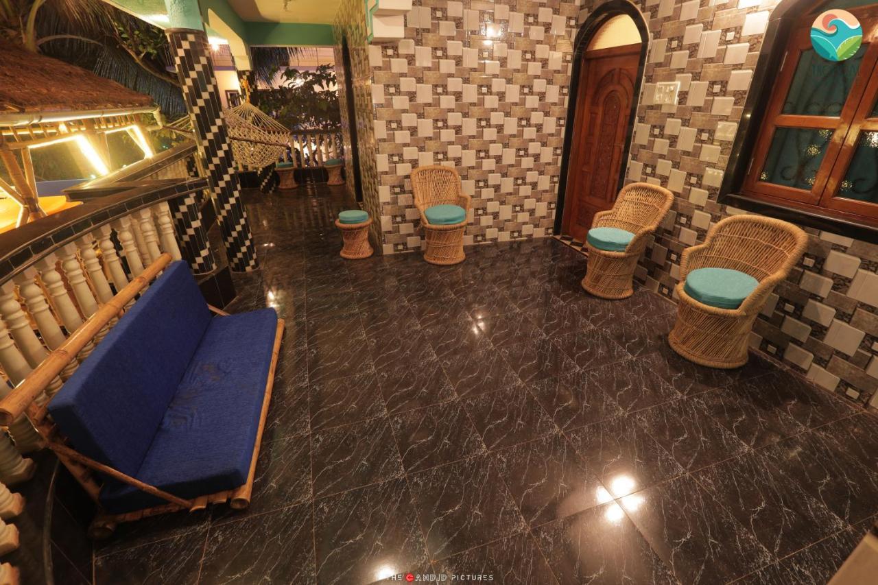 Tropical Wave Hostel Morjim Goa Esterno foto